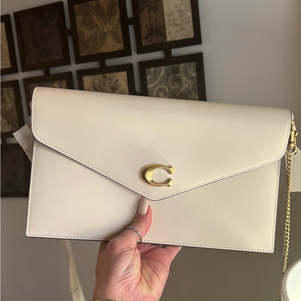 SOLD⛔️Authentic Coach 1941 White Leather flap magnetic closure Clutch/Crossbody - Picture 1 of 11